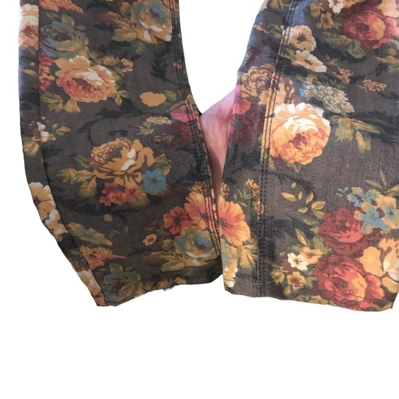 Xhilaration Dark Floral Pocketed Straight Legged Stretch Jeans Size 3 - Picture 5 of 9